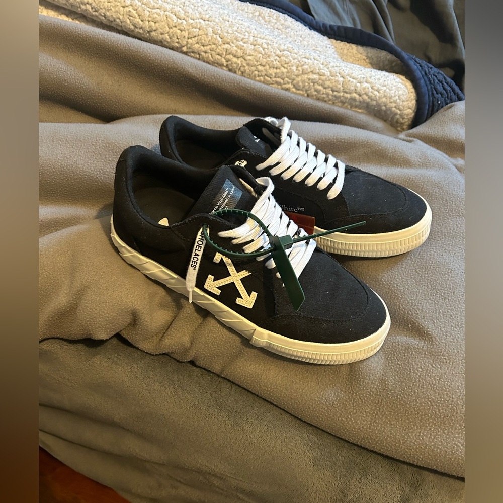 Off White Vulcanized Low Black White White